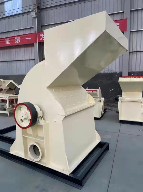 調試完畢準備發往廣西柳州（zhōu）的柴油移動樹（shù）枝粉碎機