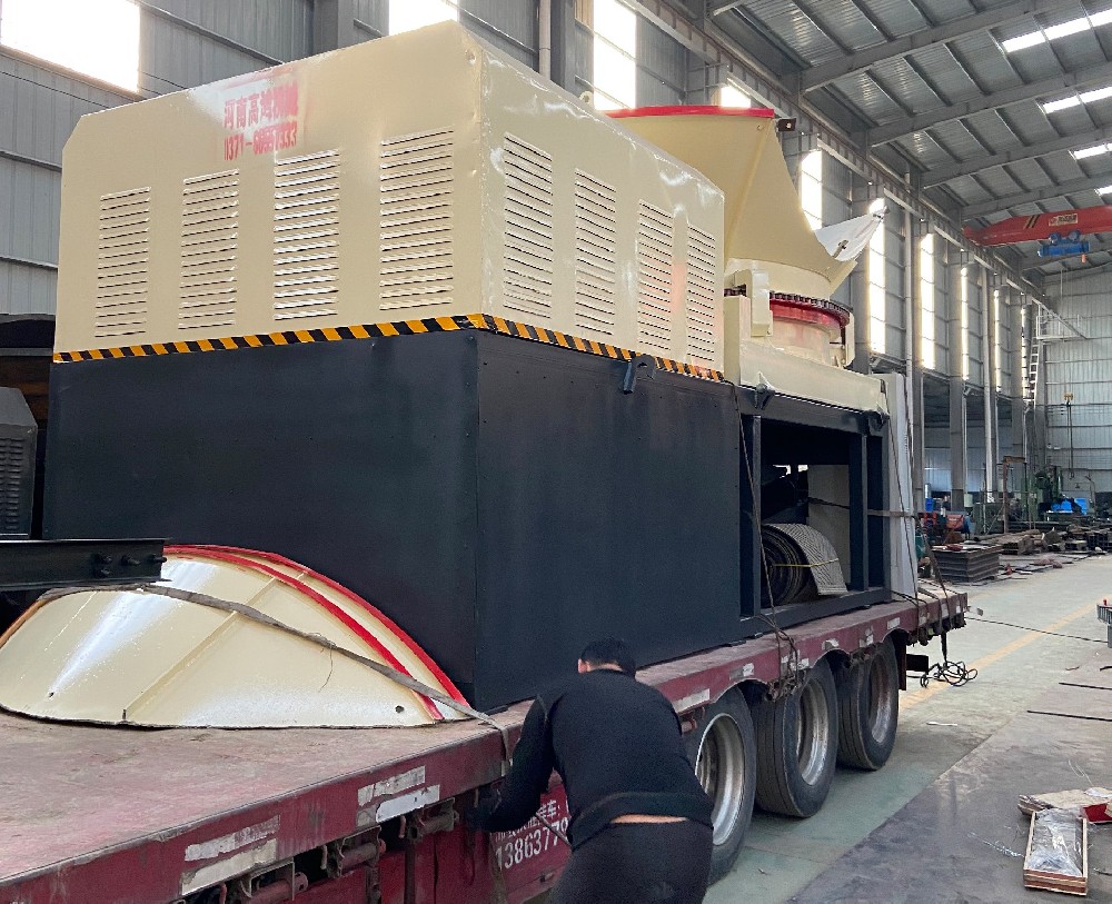 固定式樹根破碎(suì)機發往青海現場